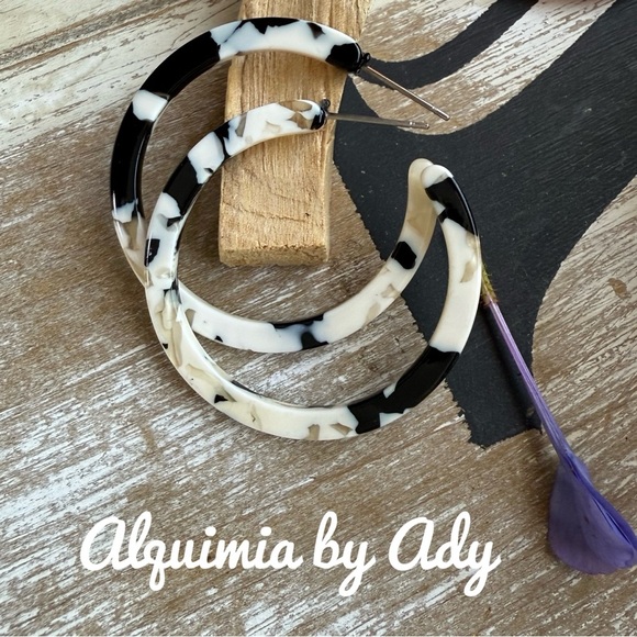 Alquimia by Ady Black and White Hoop Earrings - Picture 1 of 1